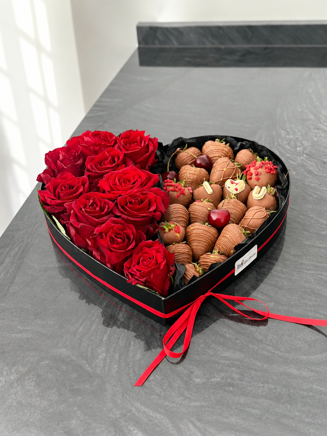 Berries N' Roses Box